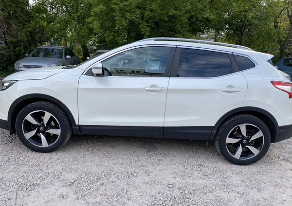 Nissan Qashqai cena 55000 przebieg: 205585, rok produkcji 2015 z Pruszków małe 172